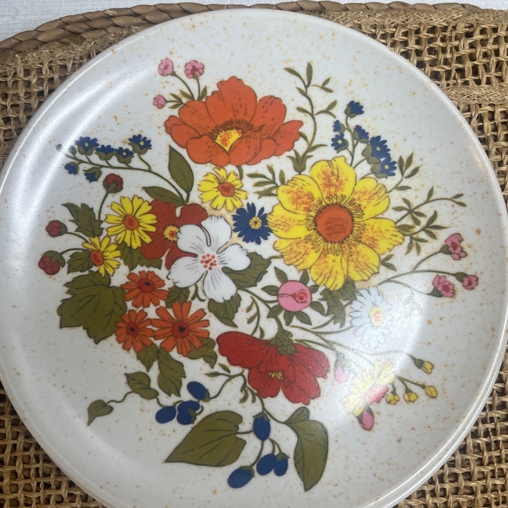 Vintage Floral Stoneware Salad Plates Set of 4 Country Cottage Kitchen - Picture 4 of 5